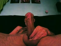 Ik ben een man van 35, en ik hou er van. om me zelf klaar te treken, en spuit me zelf daar na lekker onder. hou je van een grote lul (24cm) kom dan bij mij langs. groetjes