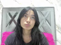 Soy una chica timida e inexperta, me gusta escuchar y aprender cosas nuevas, suelo abrirme mucho cuando cojo confianza, ven a conocerme.