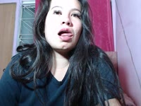 Soy una chica joven agradable y sumisa, me gusta obedecer órdenes y verte super excitado por mi, me gusta jugar con mis pies, con mis agujeritos, también soy muy flexible así que haré show de yoga también.