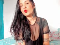 Hola, soy Sexy Girl, una mujer apasionada, divertida y muy segura de mi sensualidad. Me encanta crear momentos únicos, donde el deseo y la conexión fluyan naturalmente. En mi sala siempre encontrarás buena vibra, una sonrisa traviesa y una mente abierta dispuesta a complacerte. Me gusta seducir poco a poco, jugar con la imaginación y descubrir qué te hace perder el control. Disfruto de las conversaciones picantes, la complicidad y las miradas que dicen más que mil palabras. Si te gusta la mezcla perfecta entre ternura, coquetería y fuego, aquí encontrarás a la chica ideal para ti. Ven, relájate, déjate llevar y descubre hasta dónde podemos llegar juntos... conmigo el placer está garantizado.