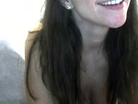 Petite brunette, curvy, who wishes to experience delightful moments of sharing and pleasure. Don