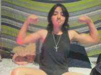 I am a young girl with strong arms. I love to have some fun on cam