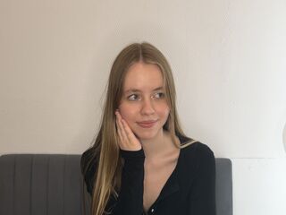 camslut topless AbigailLee
