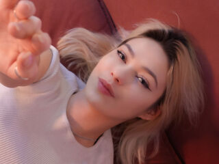 nude camgirl pic AlysiaBennet