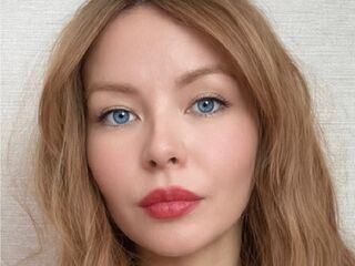 naked camgirl fingering pussy AnnaAnechka