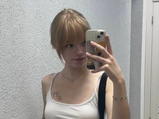 naked webcamgirl DonetteOkada
