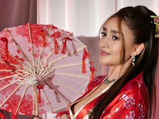 camgirl fingering shaved pussy LindeWhite