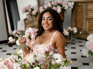 topless cam girl LunaCartier