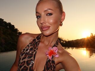 nude webcamgirl picture Maiu