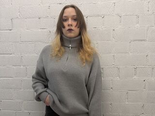 naughty camgirl masturbating with vibrator MaricruzKestler