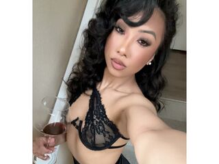 cam girl playing with vibrator PreeminentJessss