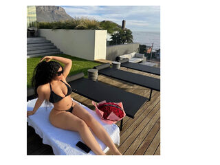 cam girl showing tits SarraJames