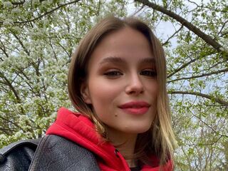 naked cam girl masturbating with vibrator VeronaBrucker