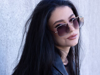 leather girl cam MadelynVelure