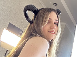 free nude live show AaliceWalter