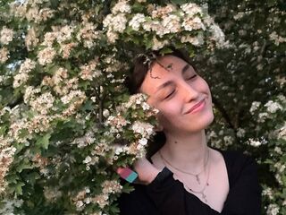 naked camgirl masturbating with vibrator AdalineScavetta