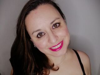 camgirl chatroom AdelaAlbaNatural