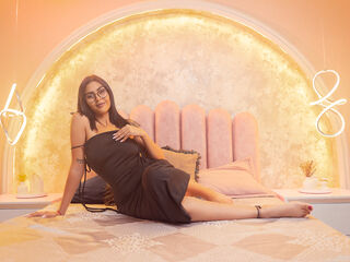 live chatroom AishaCarpenter