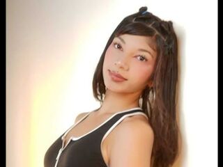 adultcam picture AlahiaWood