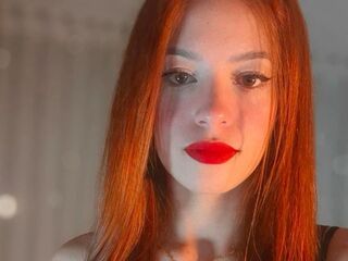 masturbating camgirl AliceCrox
