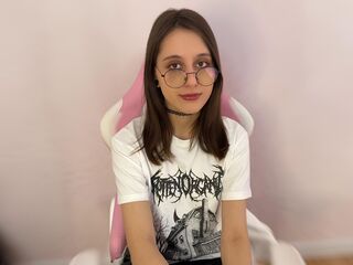camslut topless AliceWell