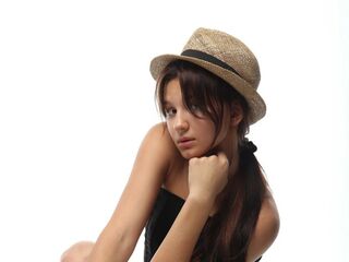 camslut topless AmaraLace