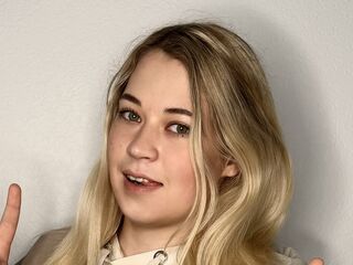 camwhore spreading pussy AnjaTruehart