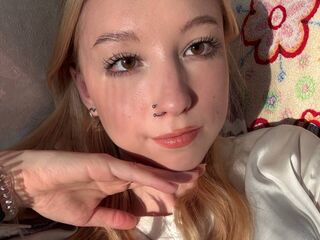 cam girl masturbating with dildo AnnLark