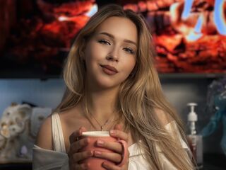 naked camgirl AraCapell