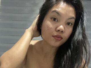 cam girl playing with vibrator AranyaMax