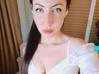 topless webcam girl AshleyLouxy