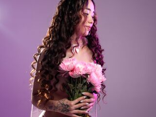 camgirl chat room BellaClaire