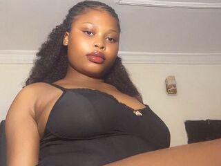 nude camgirl photo BellaVine