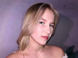 naked webcam girl picture BettyKirsy