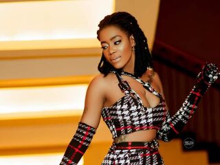 naked girl with webcam fingering pussy BrinahWells