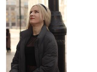 chatroom CarinGoodwin