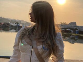 topless webcam girl CarlotaNicols