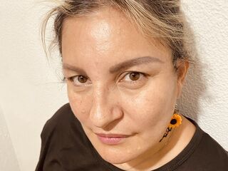 camgirl showing pussy CarolinaCruss