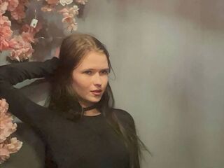 naked girl with webcam masturbating CharisseChappel