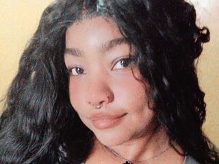 hot cam girl fingering shaved pussy DannaMirror