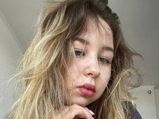 hot girl webcam video DebraCooper