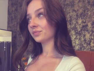 hot cam girl fingering shaved pussy DeliaAmour