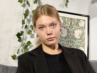 free sexcam DonellaAndra