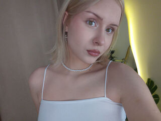 cam girl fingering DorisMaurs
