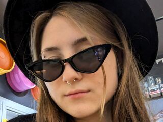 cam girl spreading pussy EasterCaris