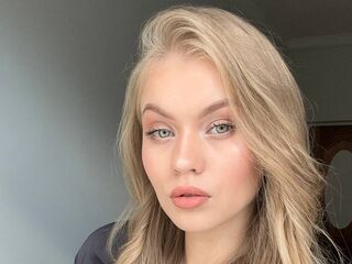 live cam chat ElaraBrooks