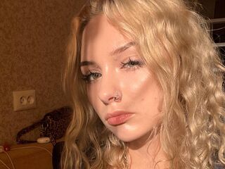 live webcam performer EliseHulvey