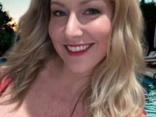 girl topless EllaSophiaNoir