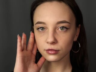 camgirl masturbating with vibrator EllynDarvish