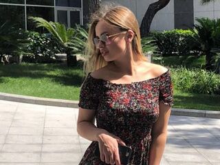 hot cam girl masturbating EmileeBeyale